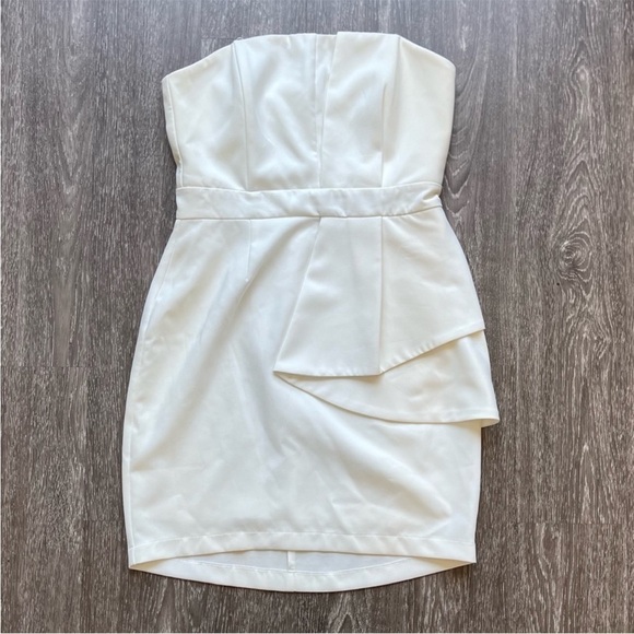 Adelyn Rae strapless special occasion dress. Size Medium - Picture 1 of 13